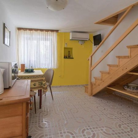 Rustica Daire Vrbnik  Dış mekan fotoğraf